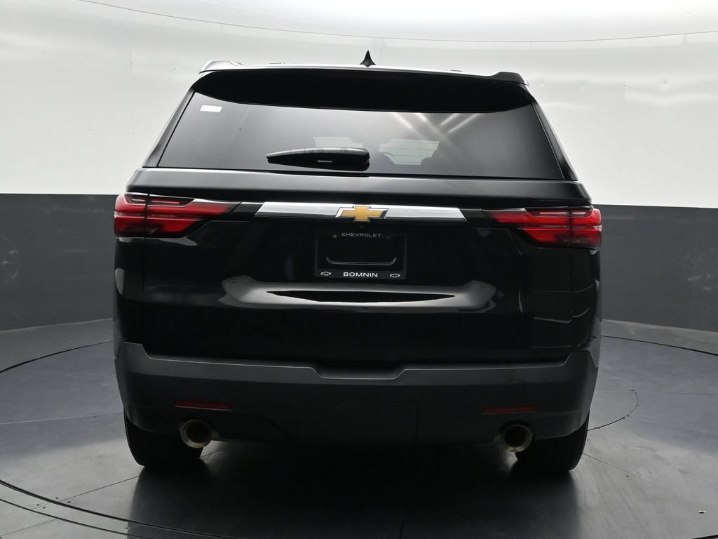 Used 2022 Chevrolet Traverse LS FWD image 4