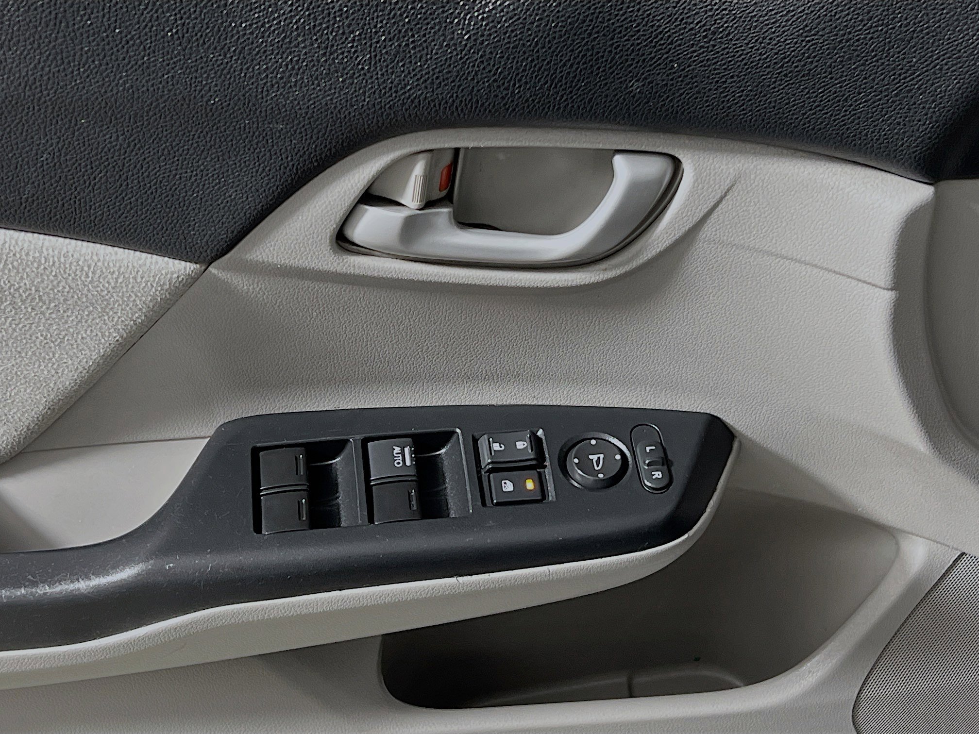 Used 2013 Honda Civic LX image 17