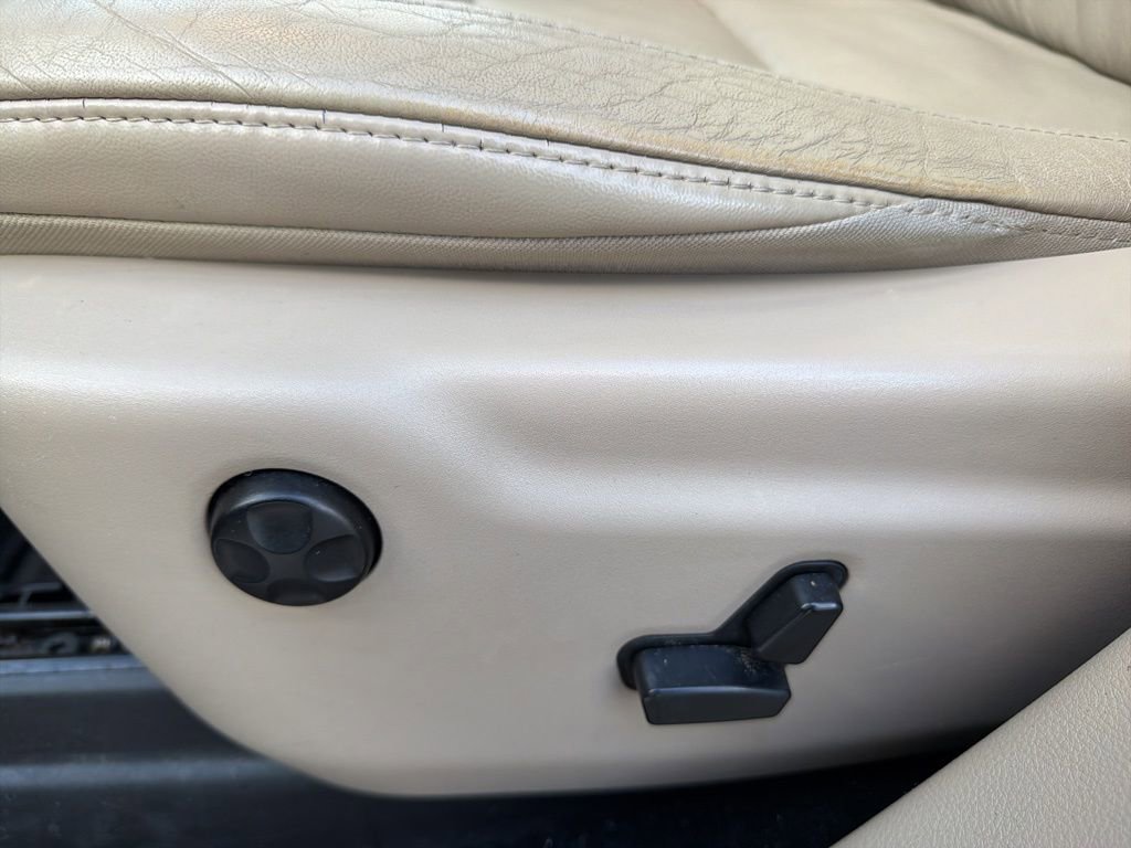 Used 2014 Jeep Grand Cherokee Limited w/ Trailer Tow Group IV image 15