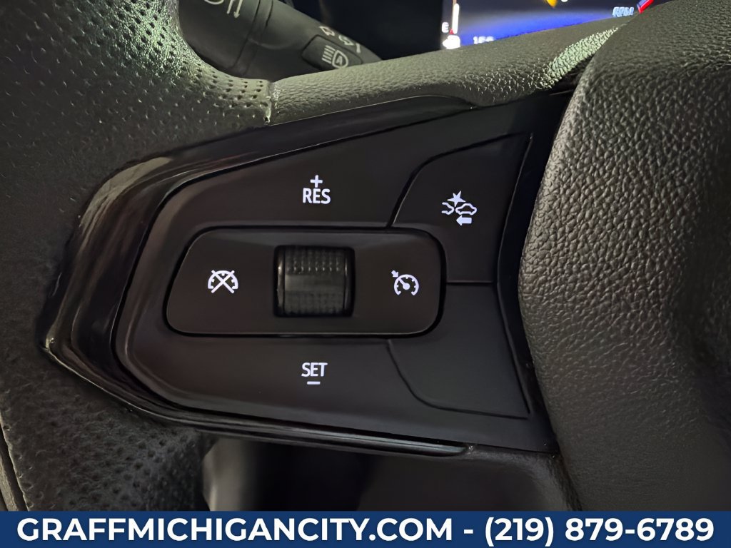Used 2025 Chevrolet TrailBlazer LT AWD/4WD image 23