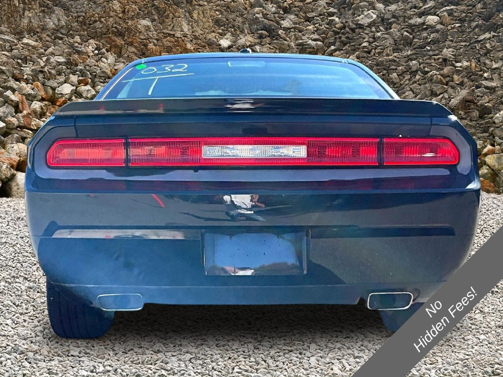 Used 2012 Dodge Challenger R/T RWD image 4