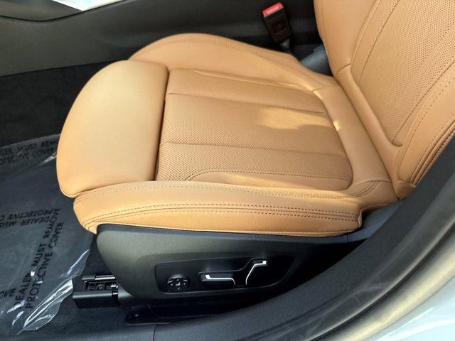 New 2026 BMW 330i Sedan w/ M Sport Package RWD image 18
