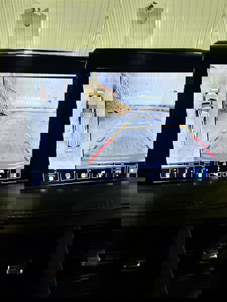 Used 2021 Chevrolet Suburban High Country w/ Premium Package image 18