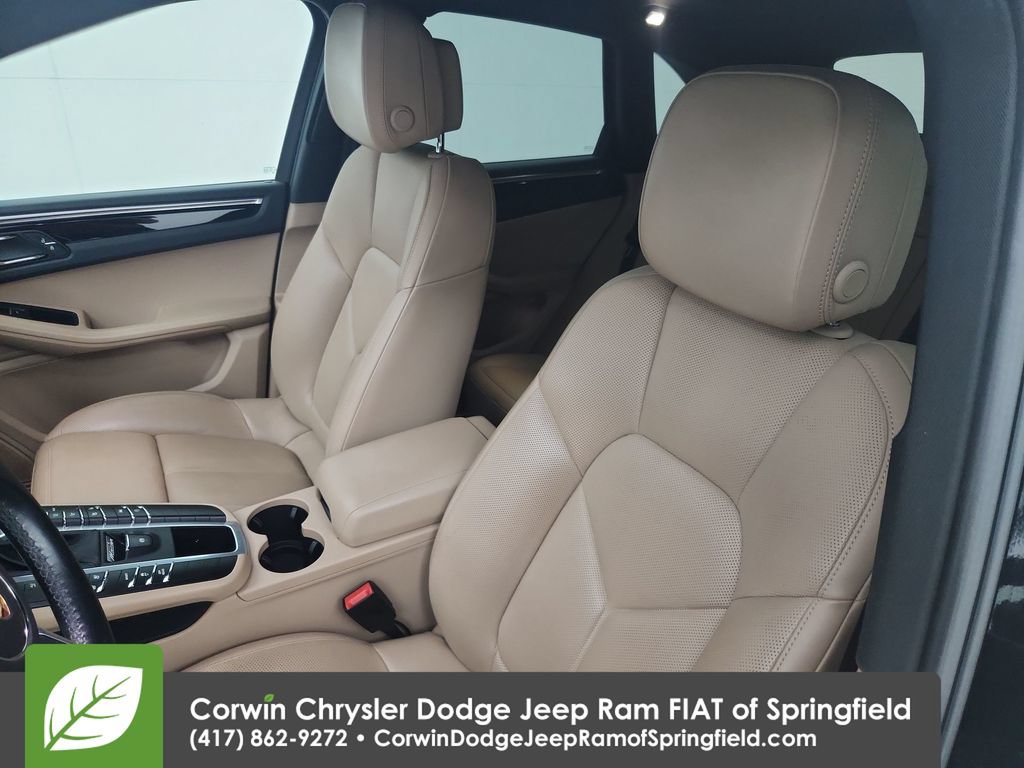 Used 2020 Porsche Macan AWD/4WD image 18