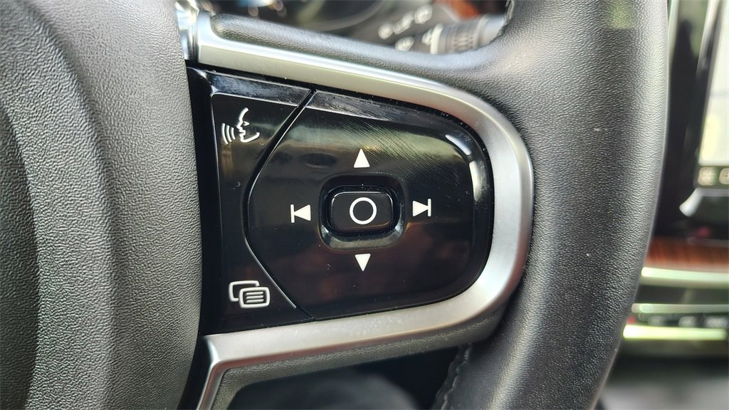 Certified 2024 Volvo XC60 B5 Plus w/ Protection Package Premier image 15