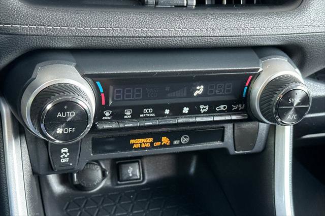Certified 2021 Toyota RAV4 LE AWD/4WD image 22