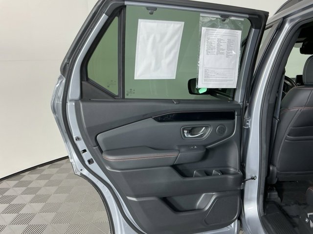 Used 2025 Honda Pilot TrailSport image 26