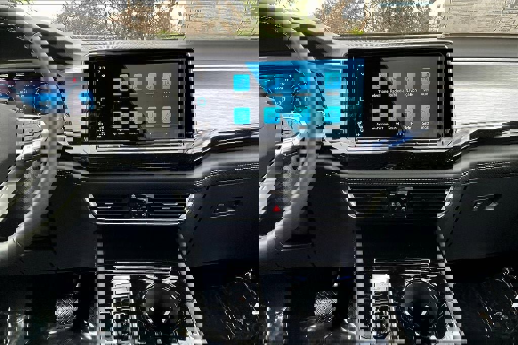 New 2025 Volkswagen Atlas Cross Sport SE image 5