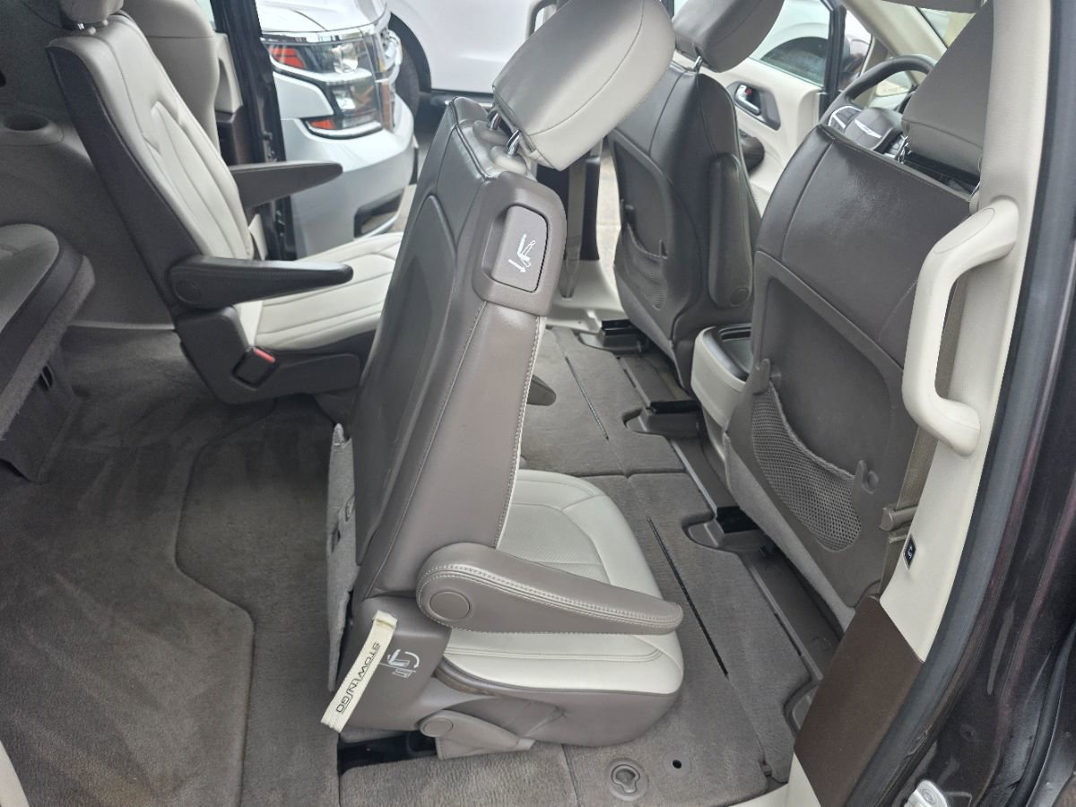 Used 2021 Chrysler Voyager Lxi FWD image 29