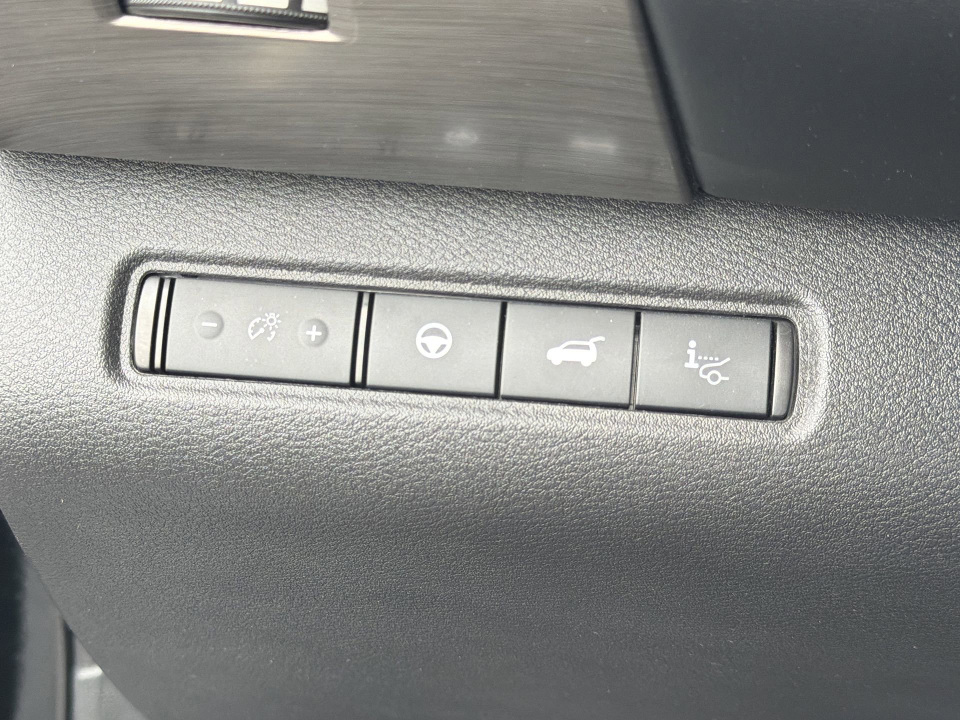 Used 2024 Nissan Pathfinder Platinum w/ Cargo Package AWD/4WD image 19