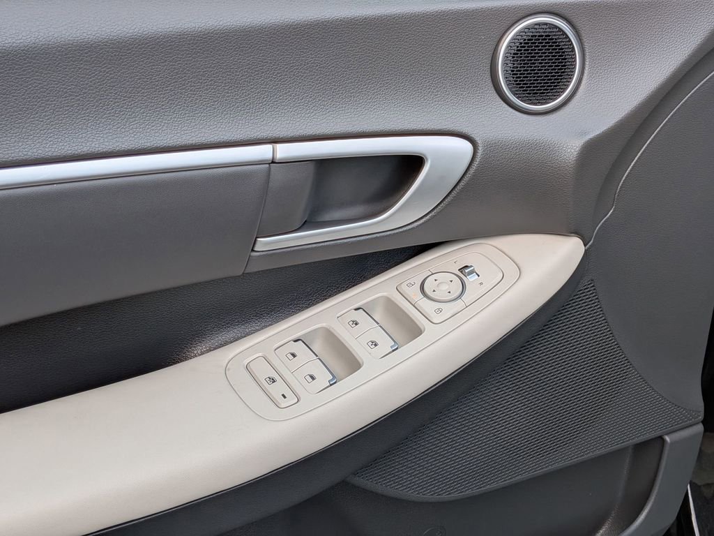 Used 2025 Hyundai Sonata SEL image 13