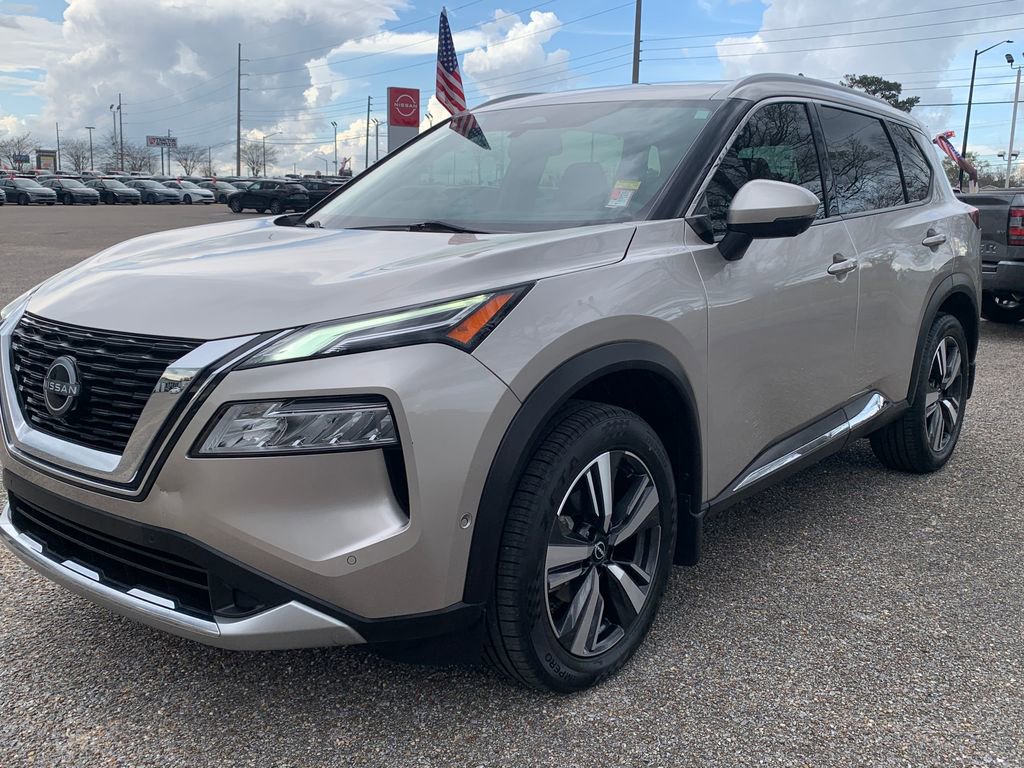 Used 2023 Nissan Rogue Platinum w/ Platinum Premium Package image 4