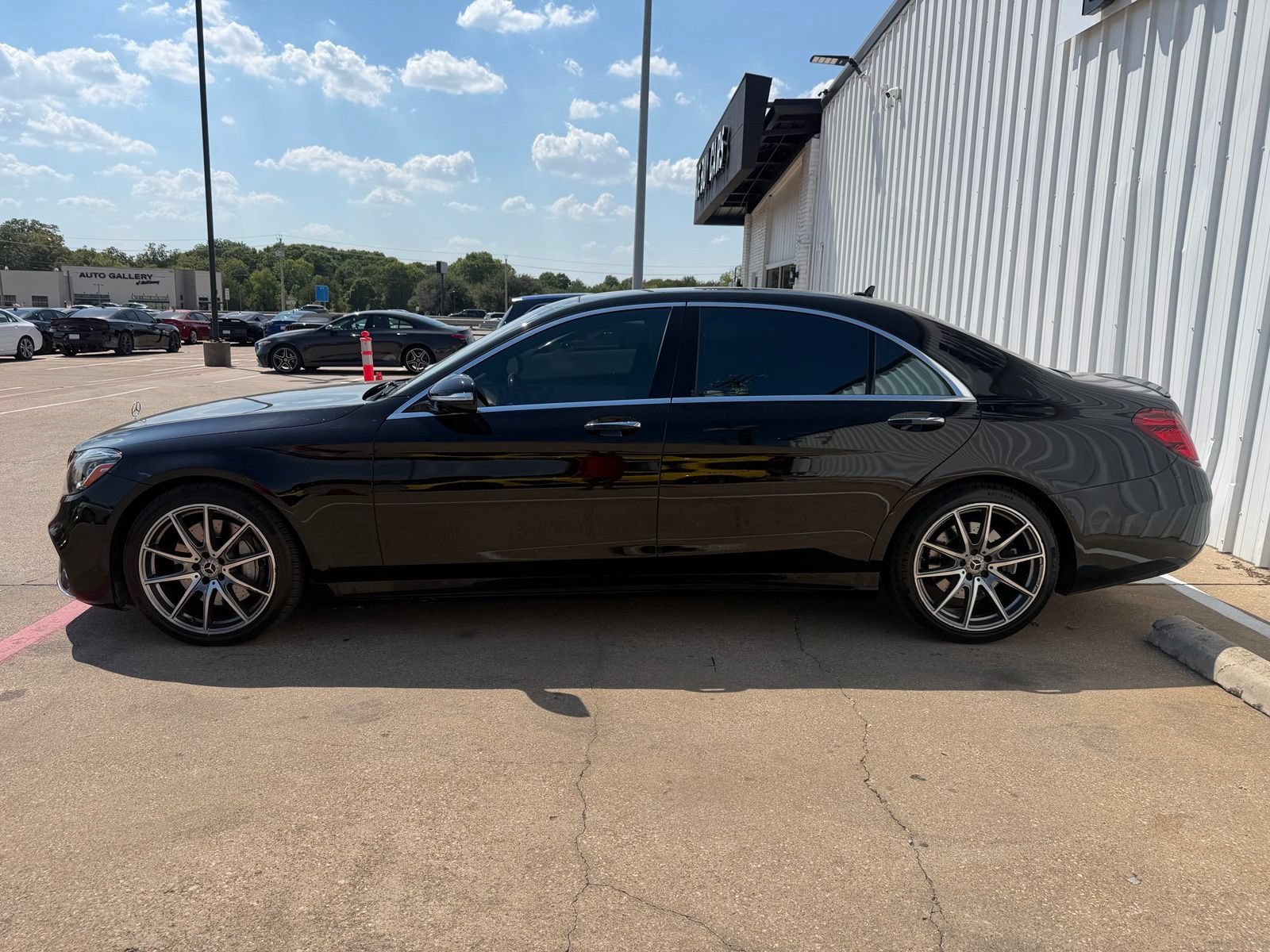 Used 2020 Mercedes-Benz S 560 Sedan image 3