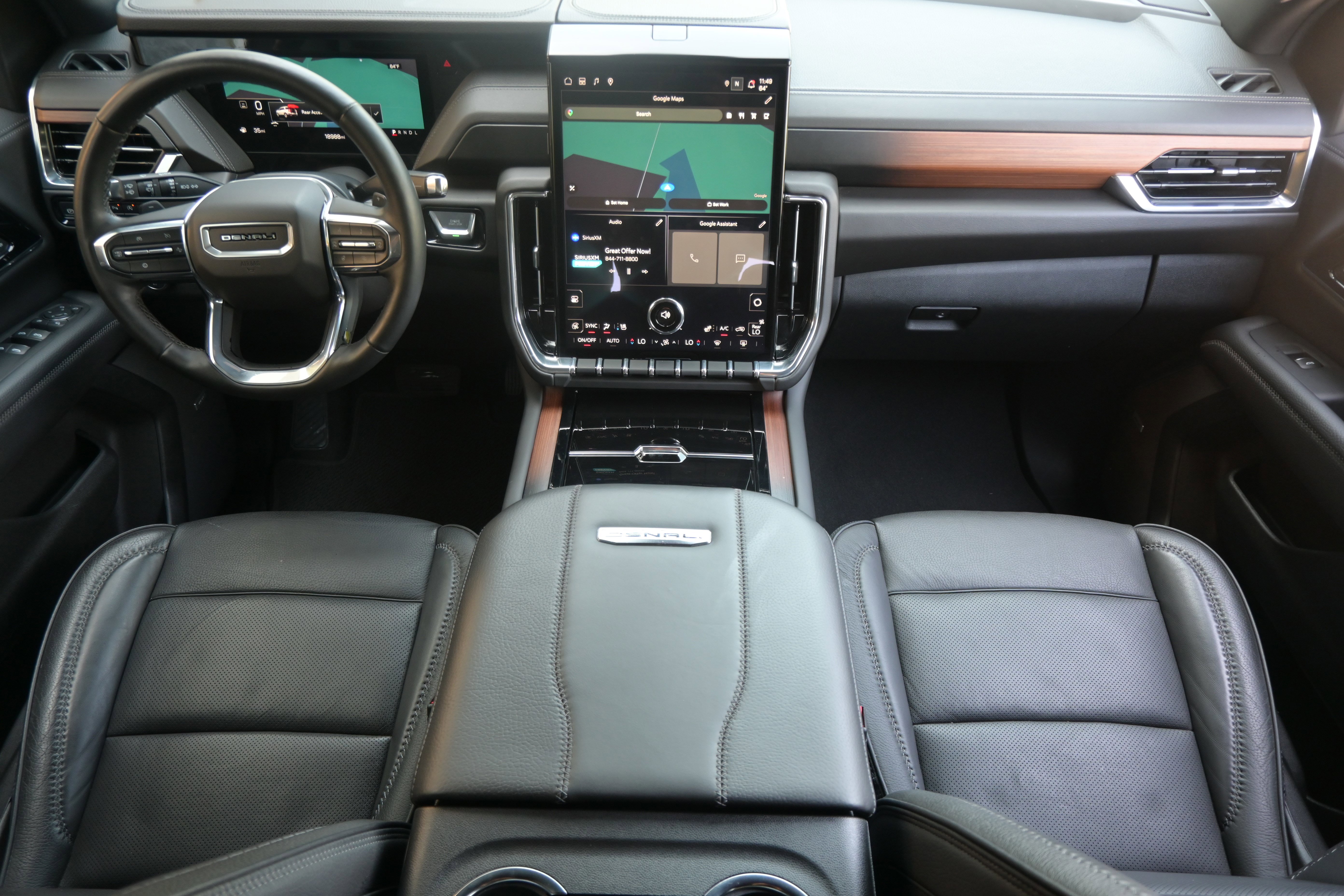 Used 2025 GMC Yukon Denali image 32