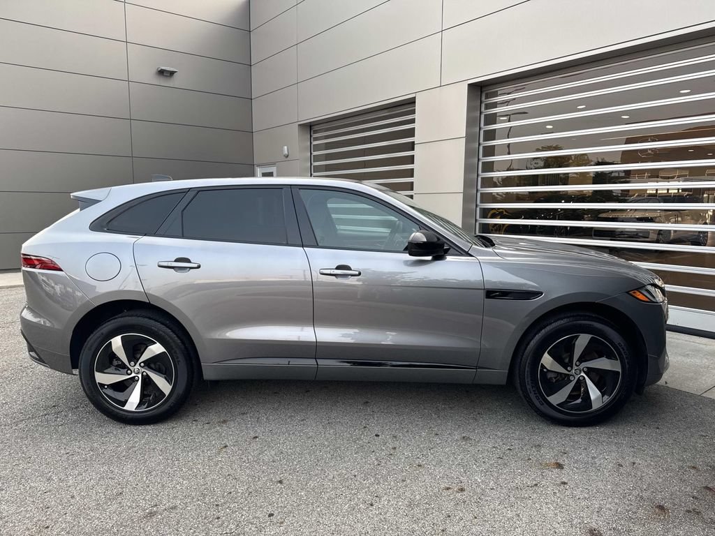 Certified 2024 Jaguar F-PACE R-Dynamic S AWD/4WD image 8