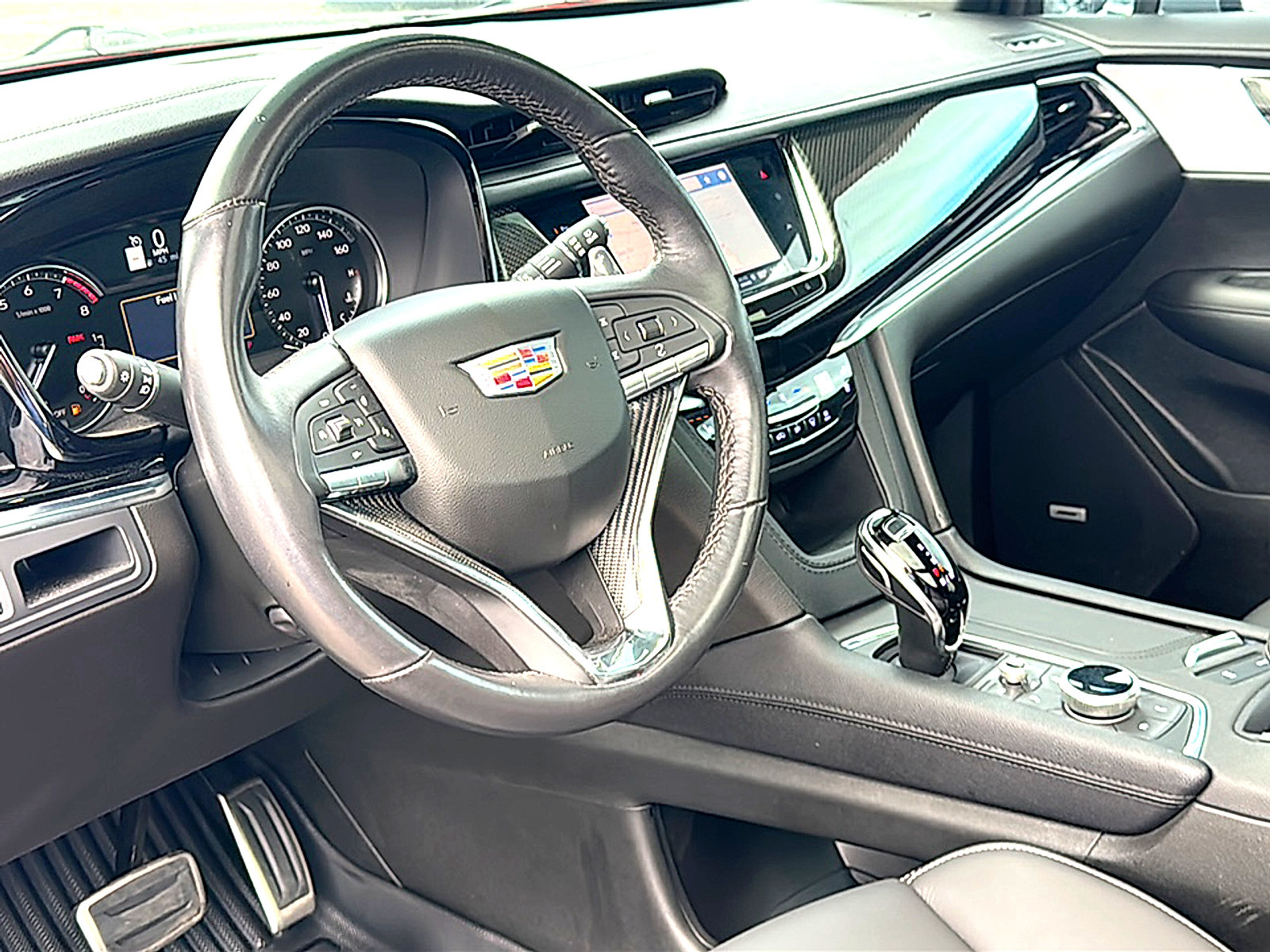 Used 2024 Cadillac XT6 Sport w/ LPO, Floor Liner Package AWD/4WD image 12