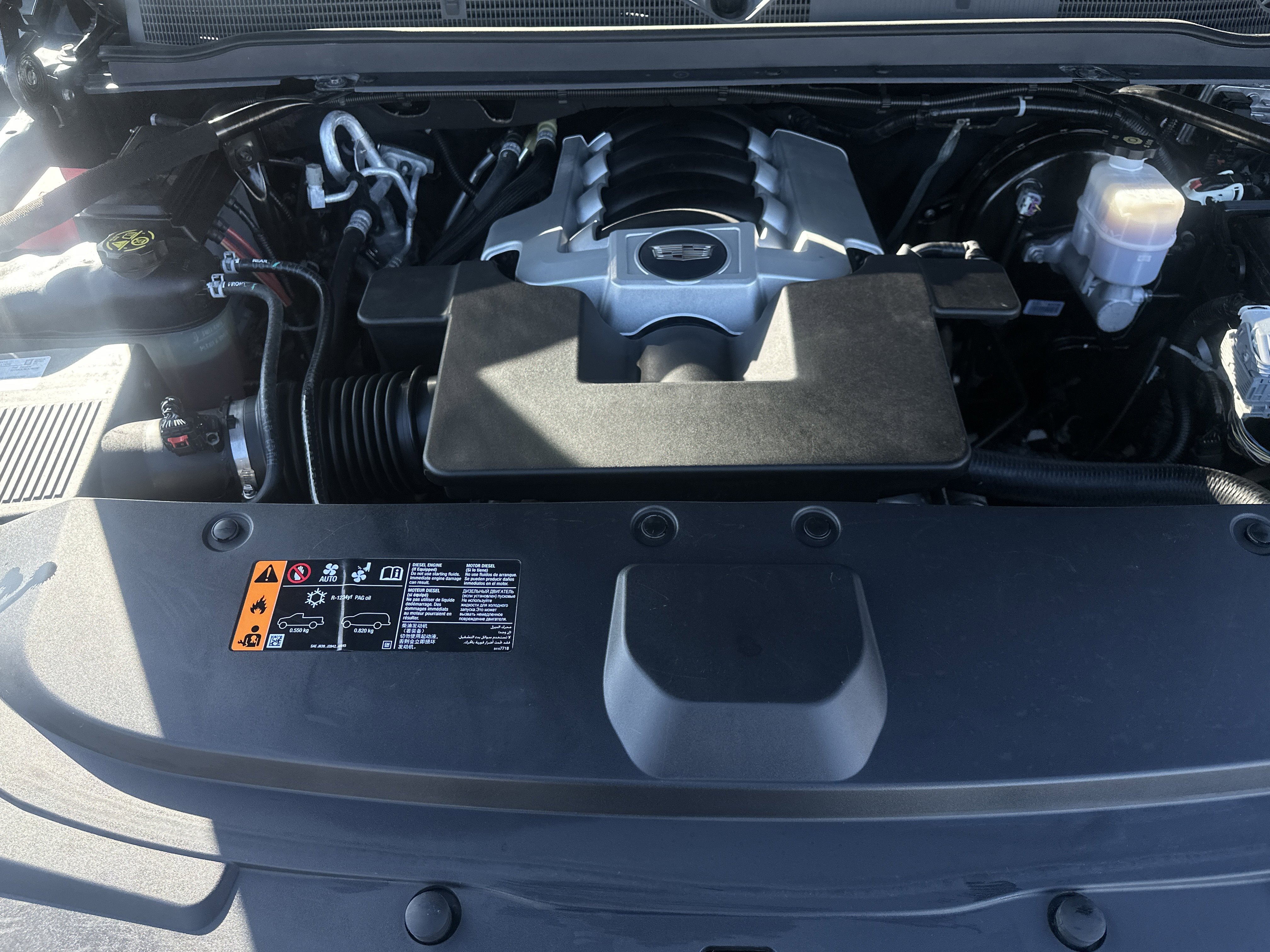 Used 2020 Cadillac Escalade Premium Luxury image 32