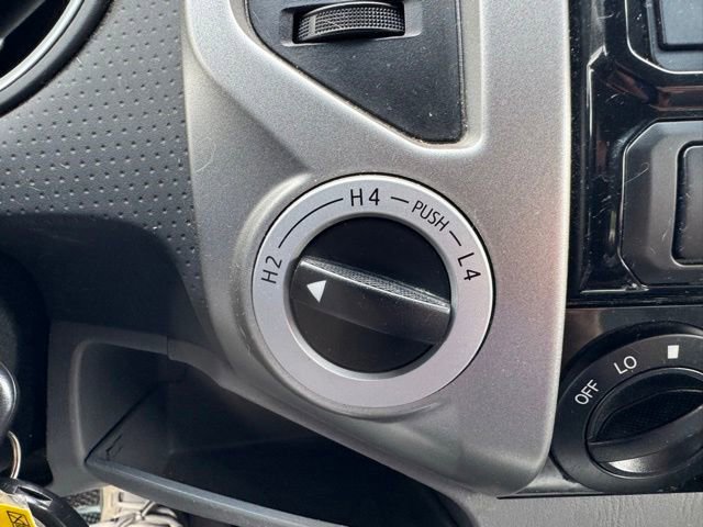 Used 2015 Toyota Tacoma 4x4 Double Cab w/ TRD Off-Road Package image 22