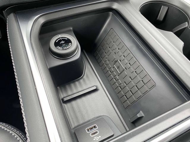 New 2025 Ford Expedition Max Platinum w/ Stealth Performance Package AWD/4WD image 18