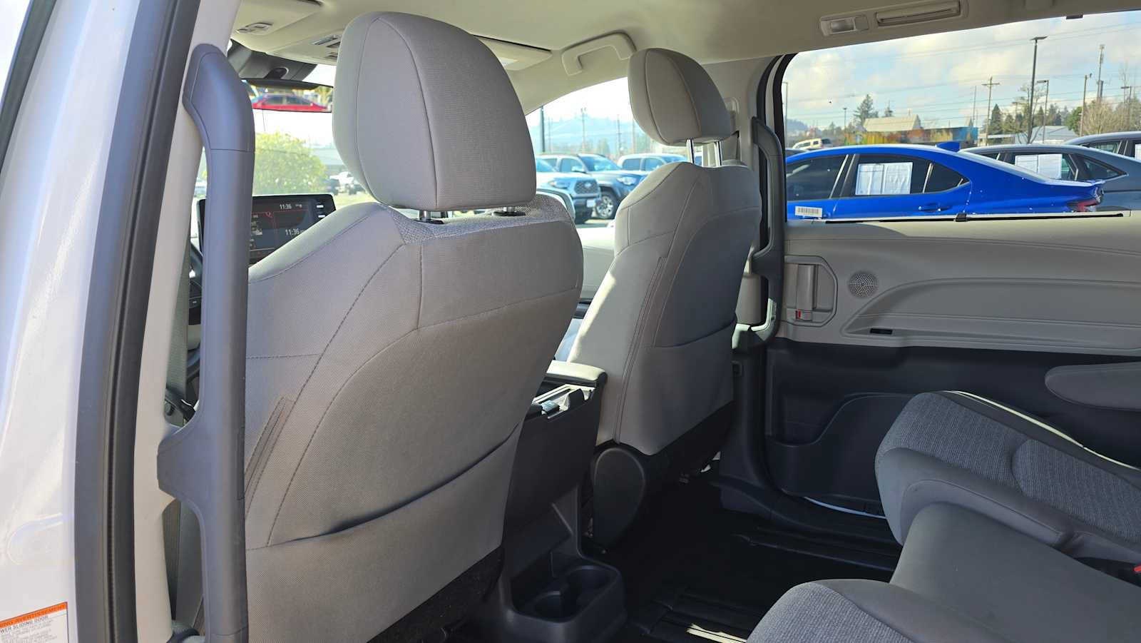 Used 2024 Toyota Sienna LE image 21