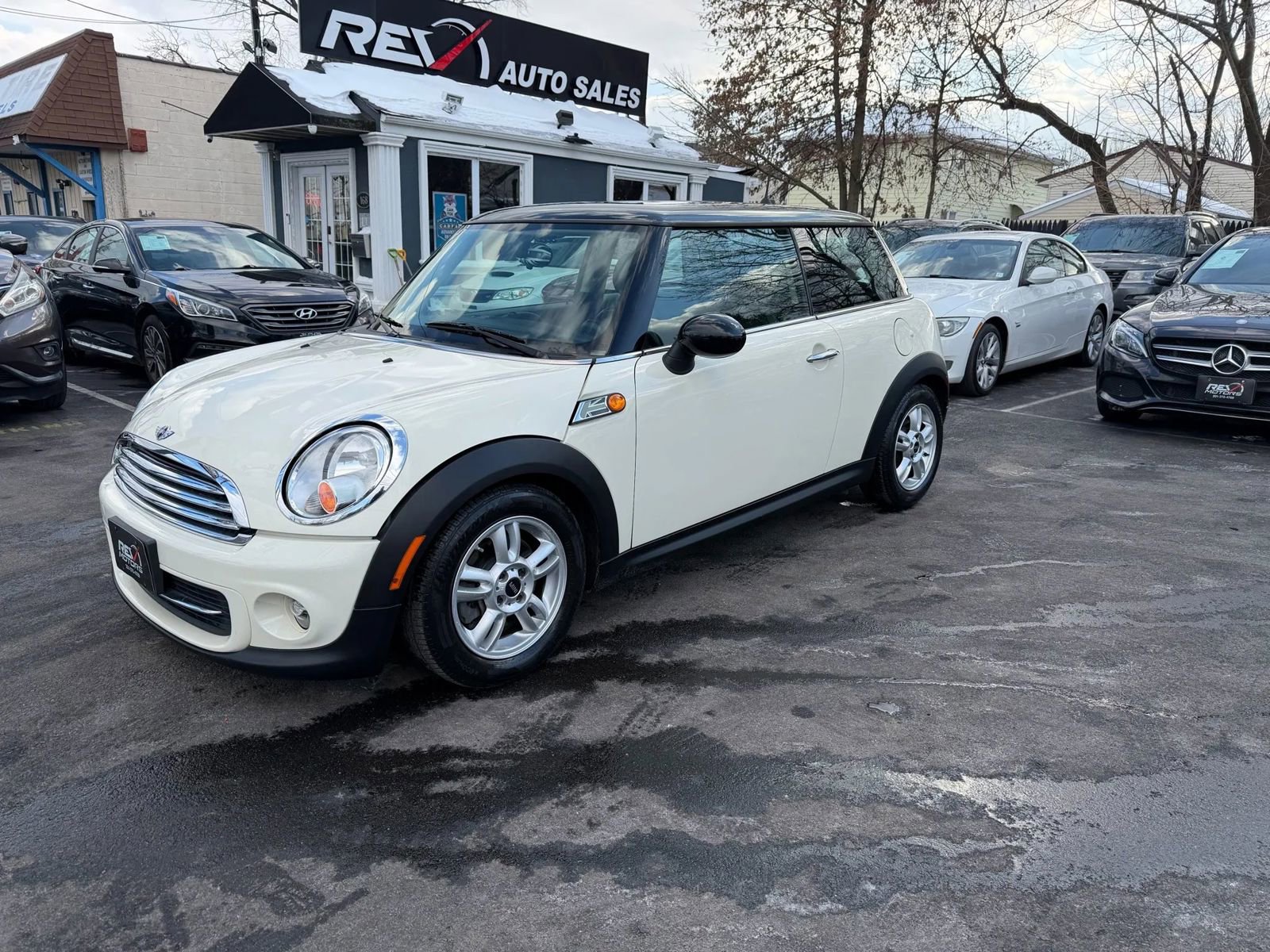 Used 2012 MINI Cooper Hardtop image 1