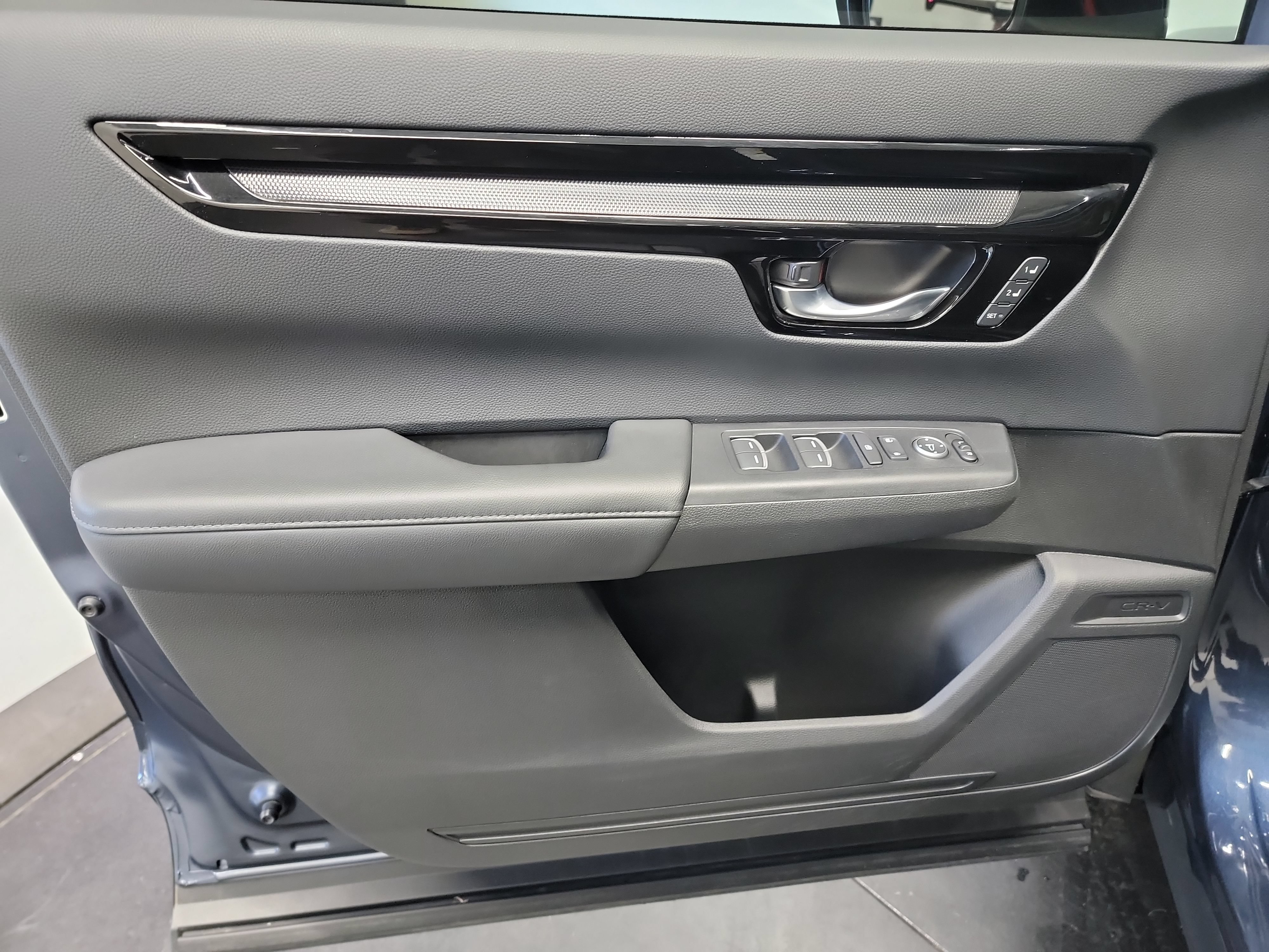 Used 2024 Honda CR-V EX-L image 13