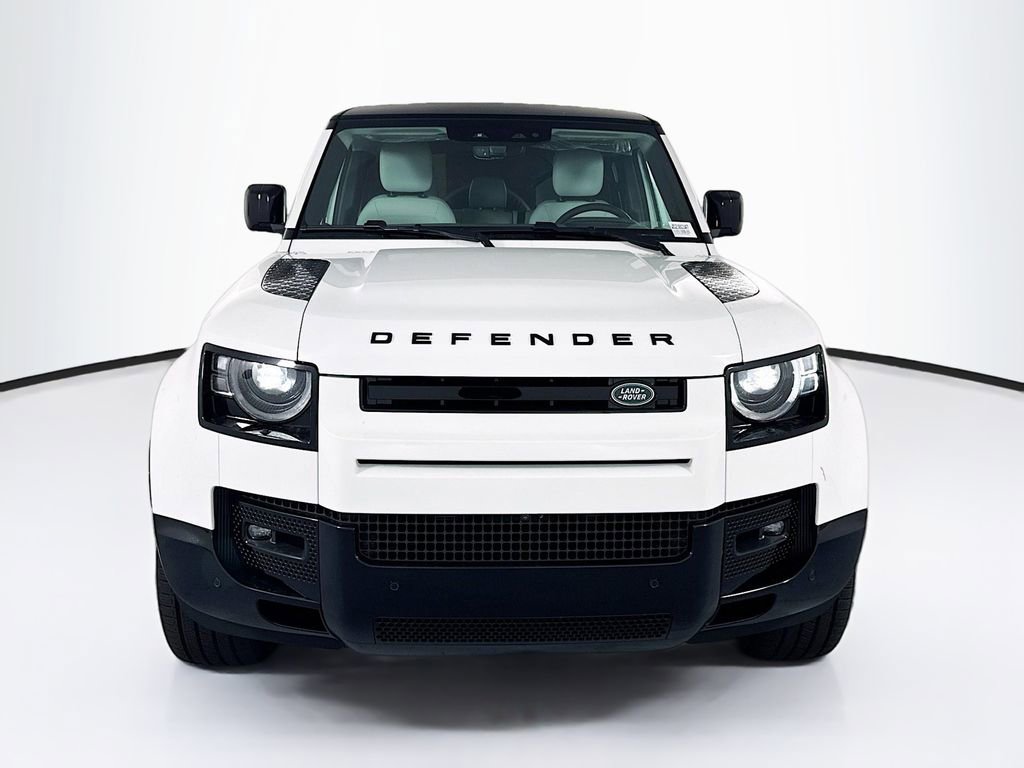 Used 2025 Land Rover Defender 110 X-Dynamic SE AWD/4WD image 2