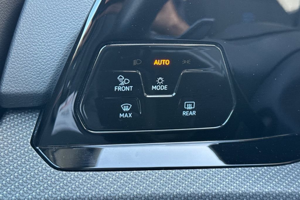 Used 2024 Volkswagen Golf R image 33