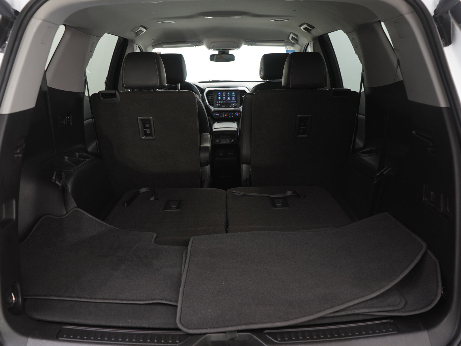 Used 2023 GMC Acadia SLT w/ Elevation Edition image 9