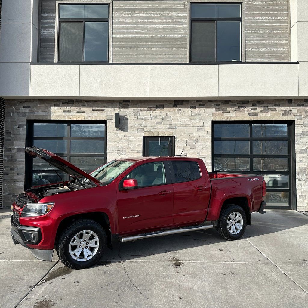 Used 2021 Chevrolet Colorado LT w/ LT Convenience Package AWD/4WD image 24