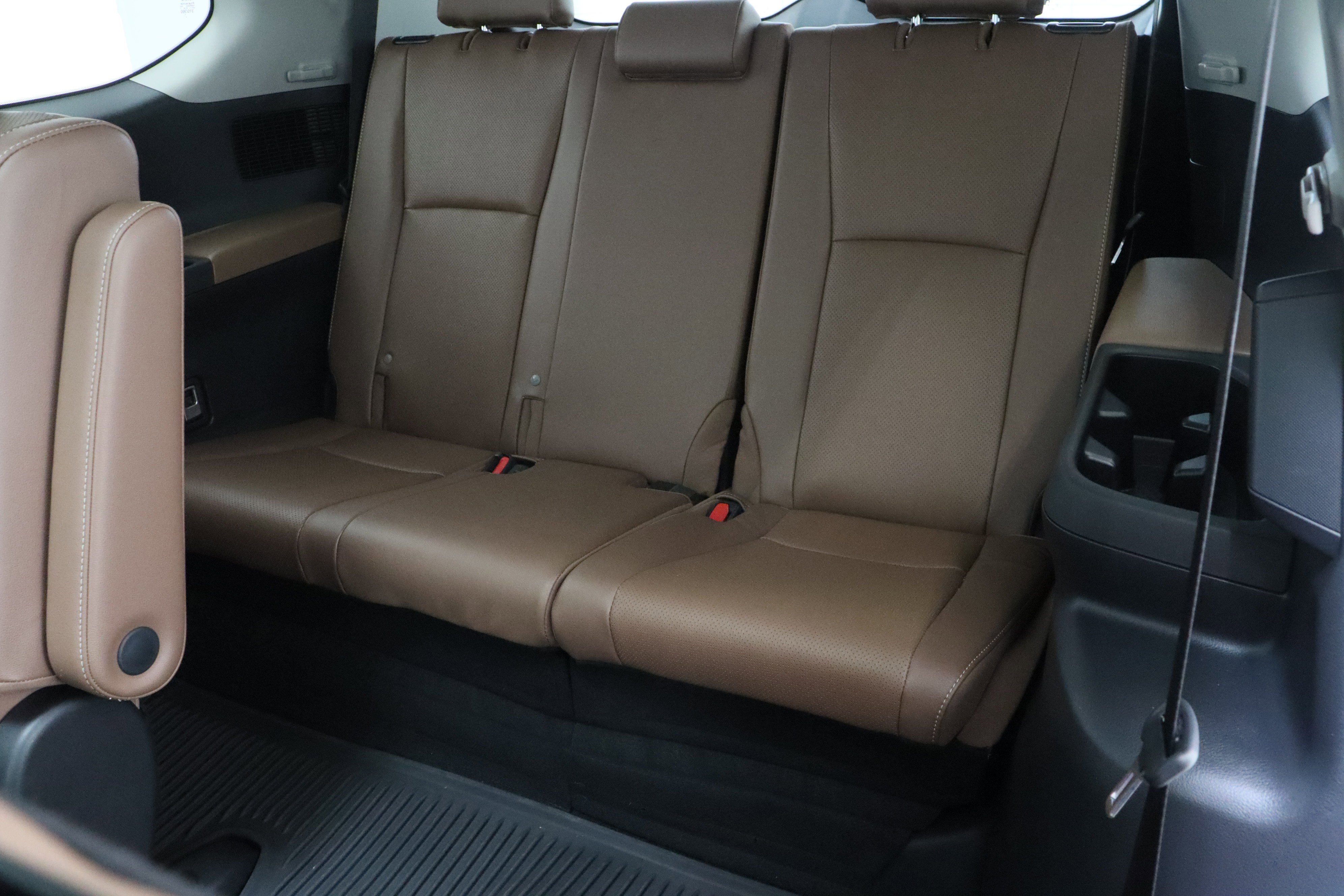 Certified 2026 Toyota Grand Highlander Platinum image 37