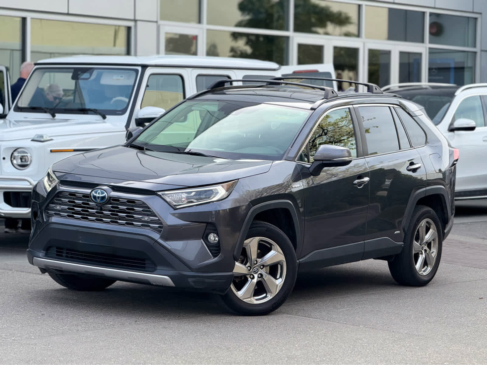 Used 2019 Toyota RAV4 Limited image 2