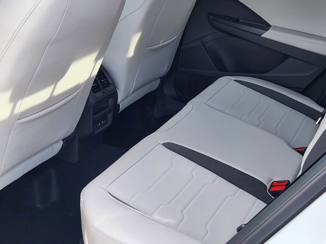 New 2026 Volkswagen Taos SE AWD/4WD image 8