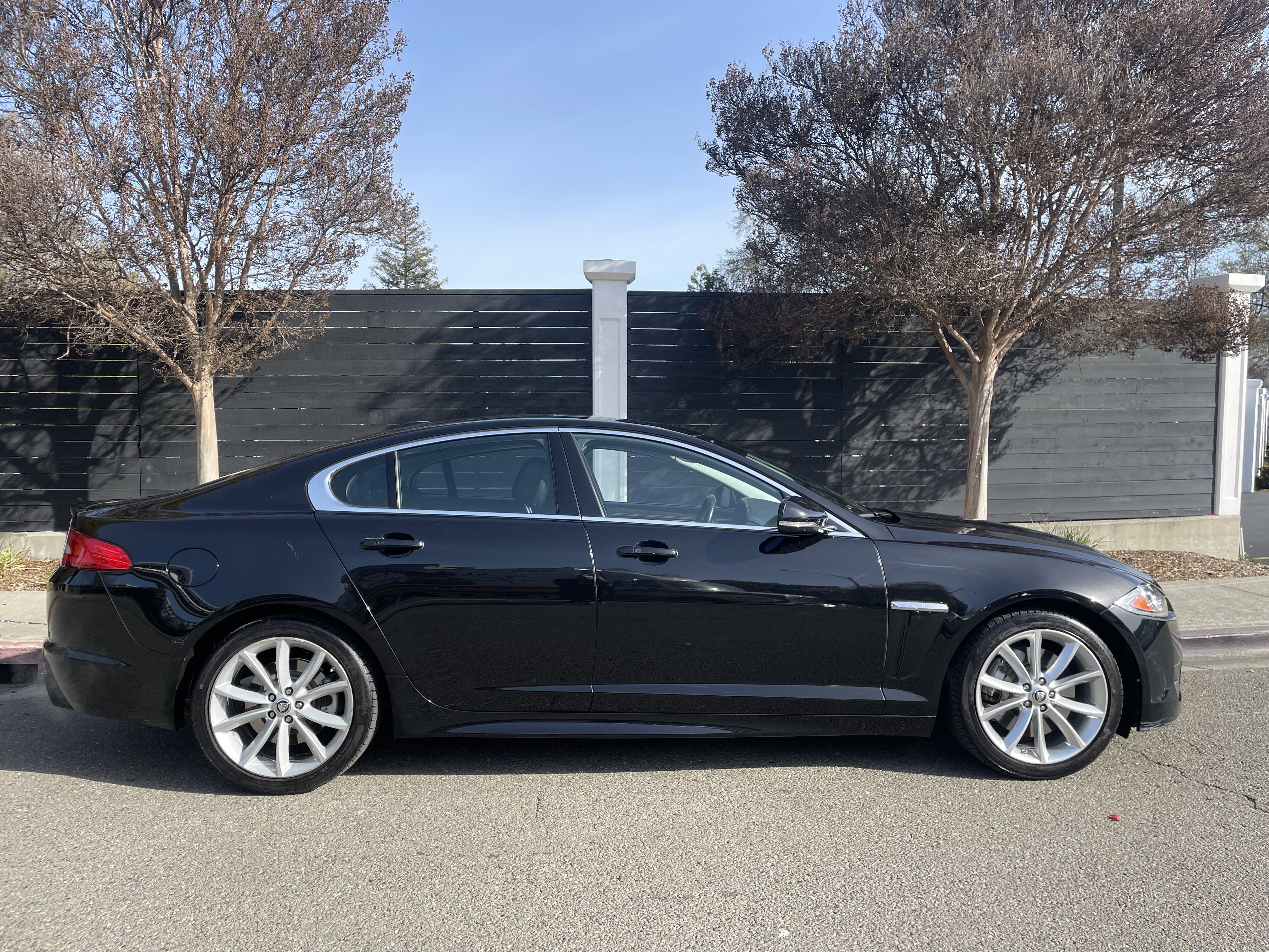 Used 2012 Jaguar XF Portfolio image 3