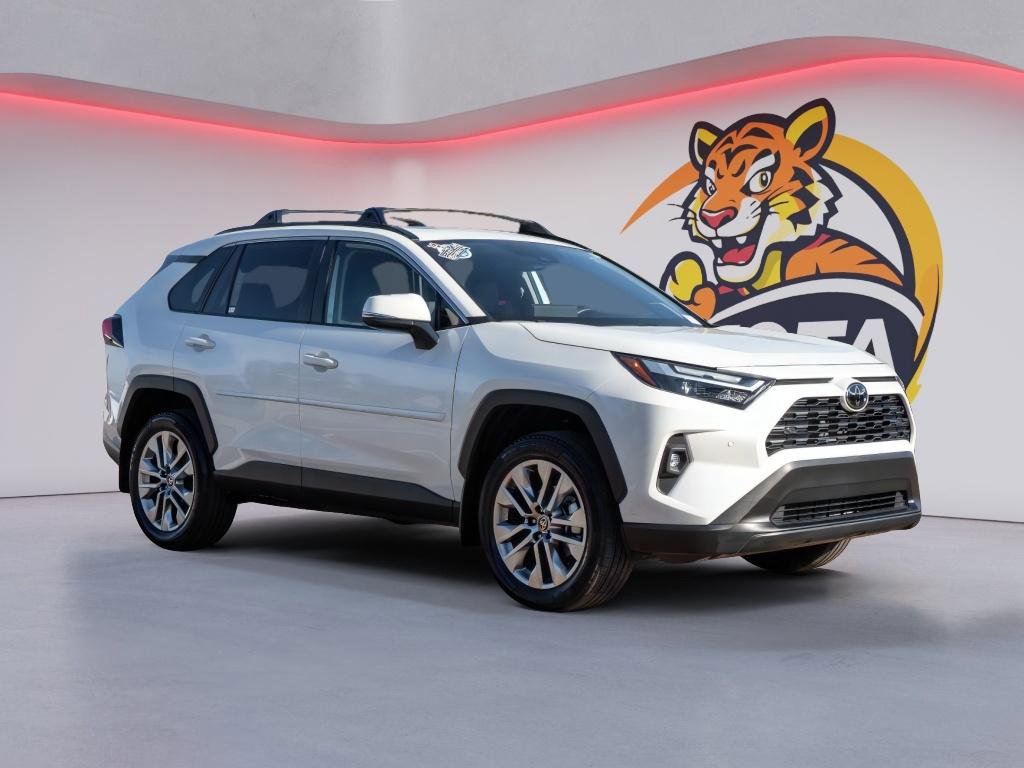 Used 2025 Toyota RAV4 XLE Premium image 3