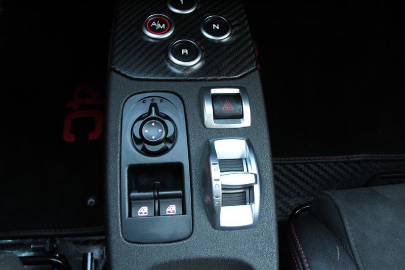 Used 2015 Alfa Romeo 4C Launch Edition w/ Convenience Group RWD image 33
