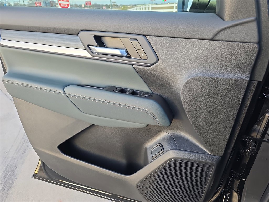 New 2026 GMC Terrain AT4 w/ LPO, Black Badging Package image 27