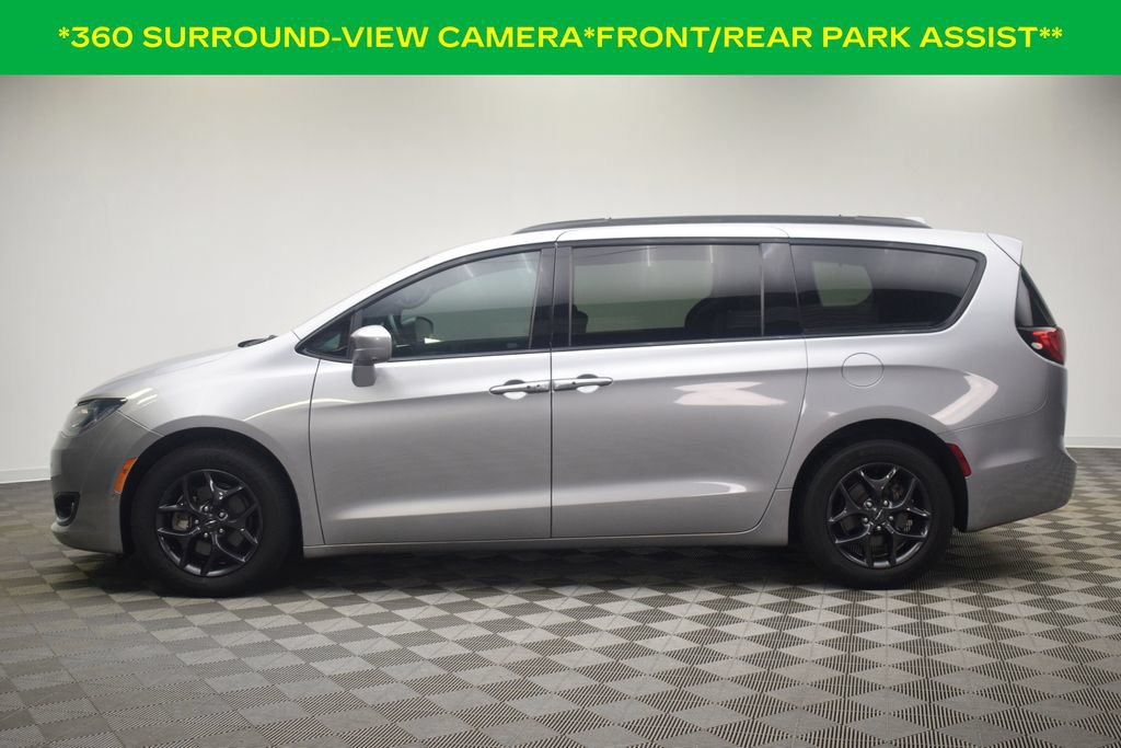 Used 2020 Chrysler Pacifica Touring-L Plus FWD image 12