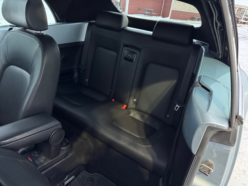 Used 2009 Volkswagen Beetle S image 21