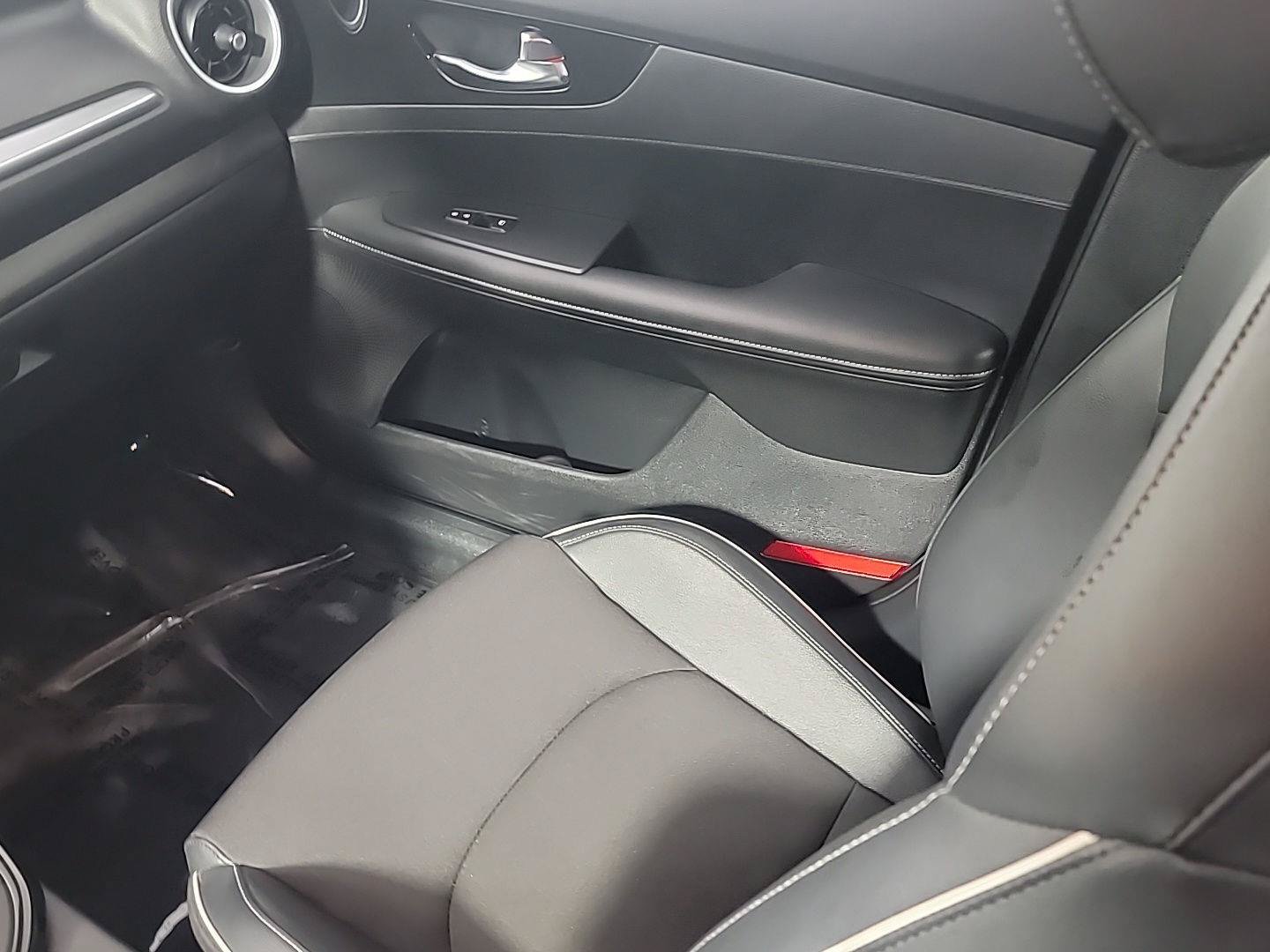 Certified 2024 Kia Forte GT-Line FWD image 21