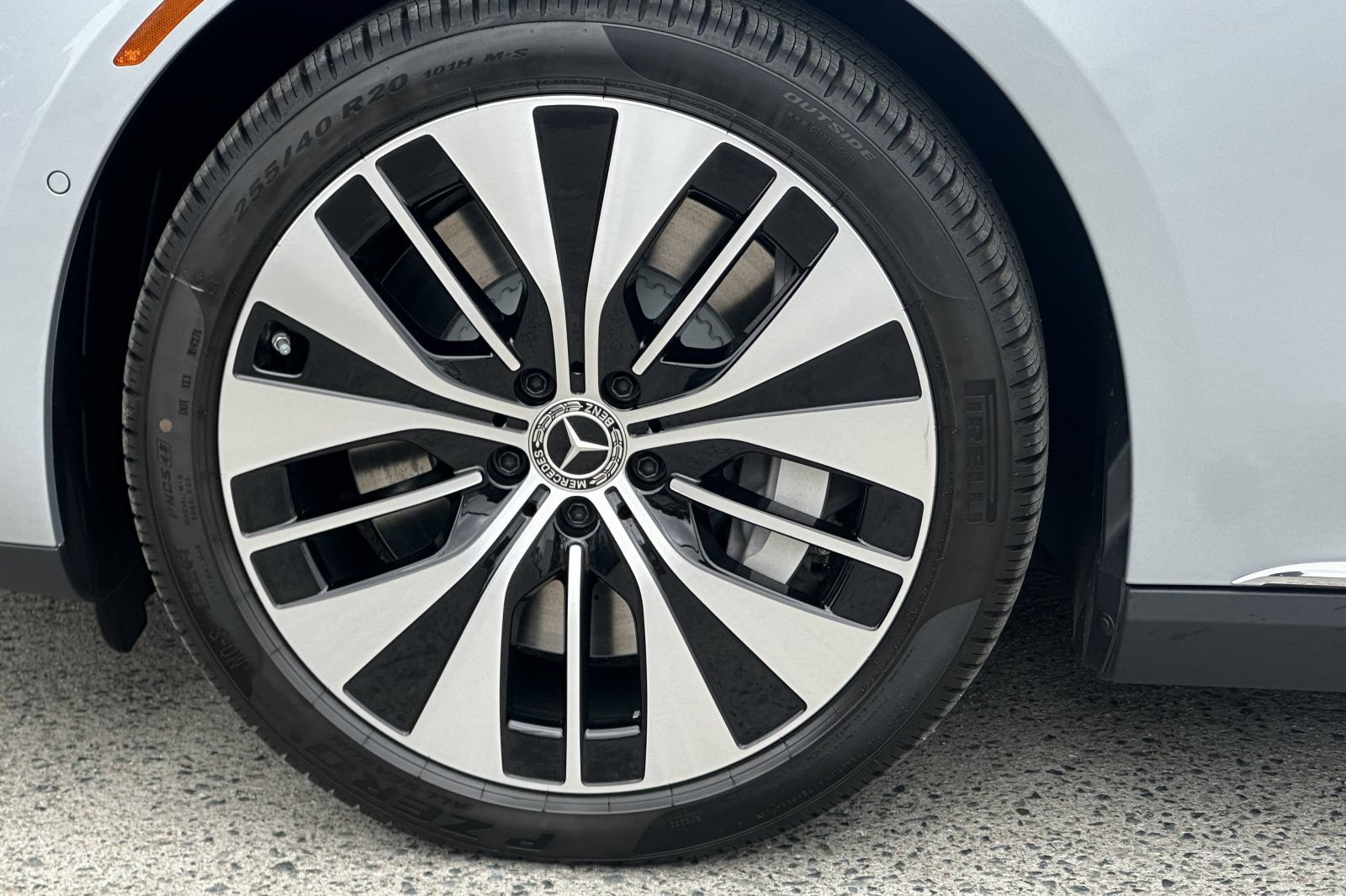 New 2026 Mercedes-Benz EQE 320 4MATIC Sedan image 25