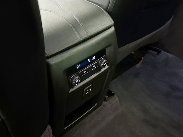 Used 2023 Chevrolet Traverse LT image 24