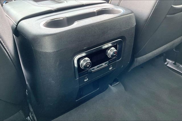 Used 2024 GMC Yukon SLT image 10