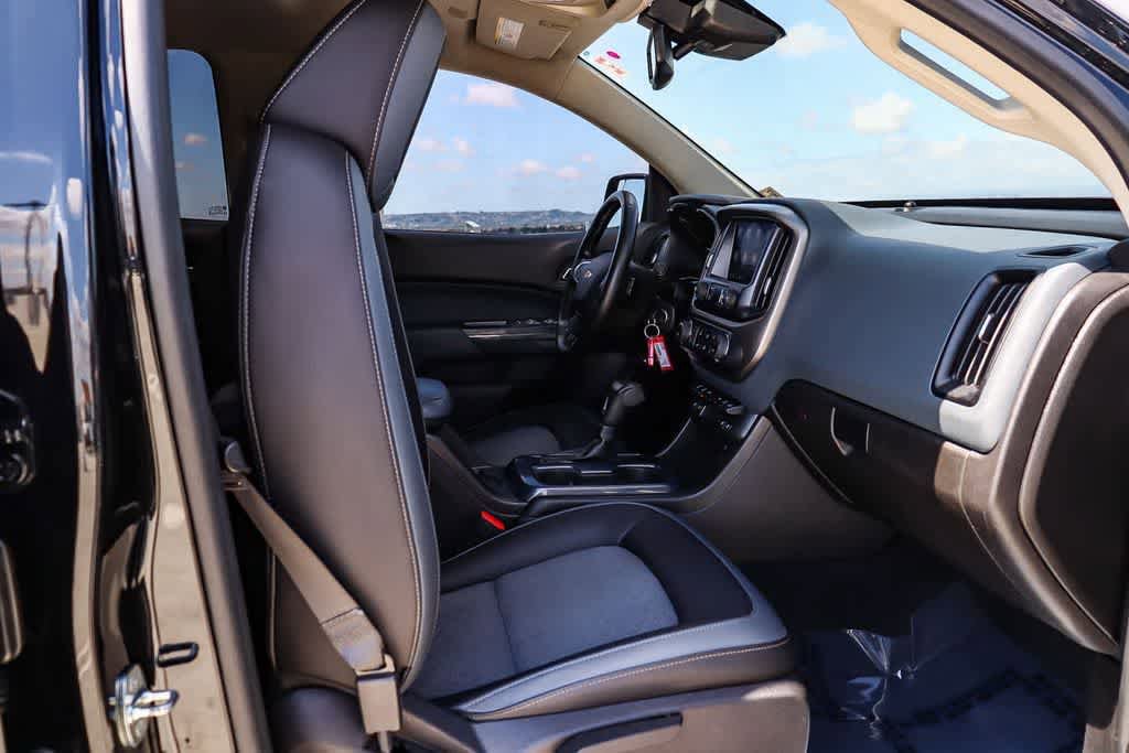 Used 2021 Chevrolet Colorado Z71 w/ Safety Package RWD image 17