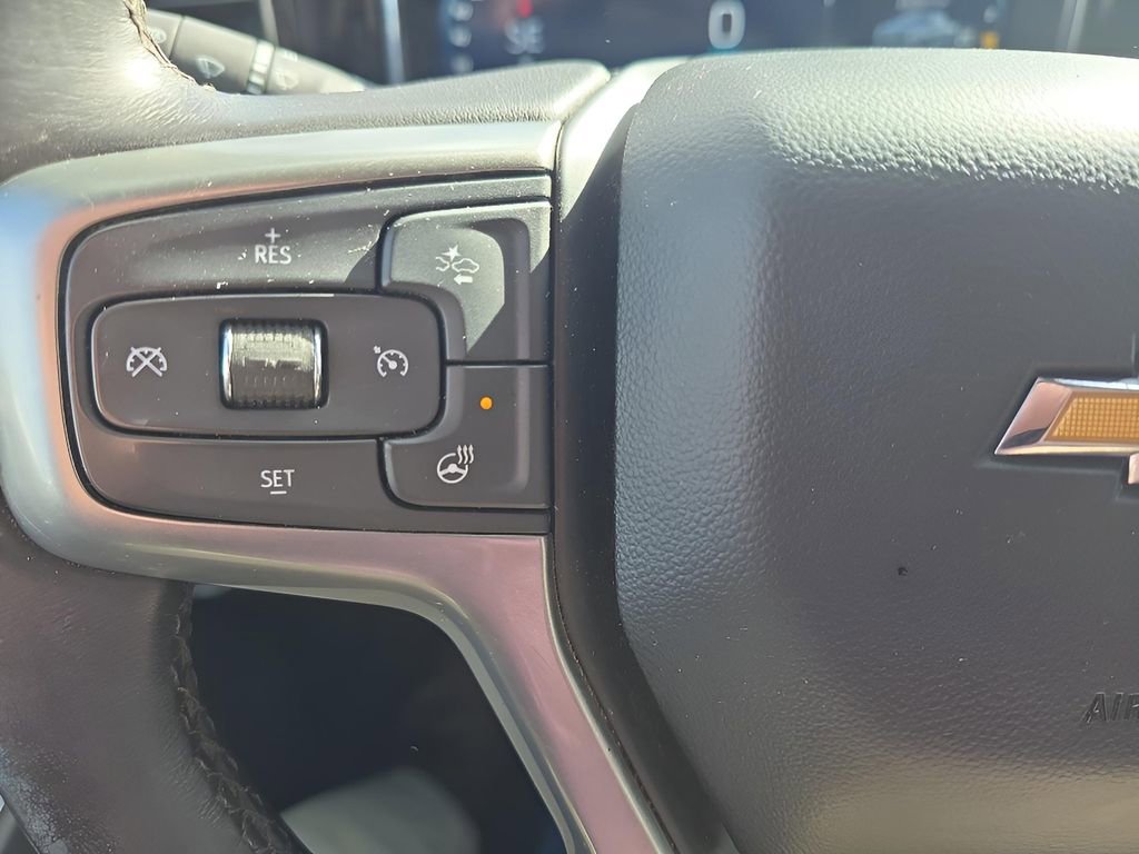 Used 2022 Chevrolet Silverado 1500 LT AWD/4WD image 14
