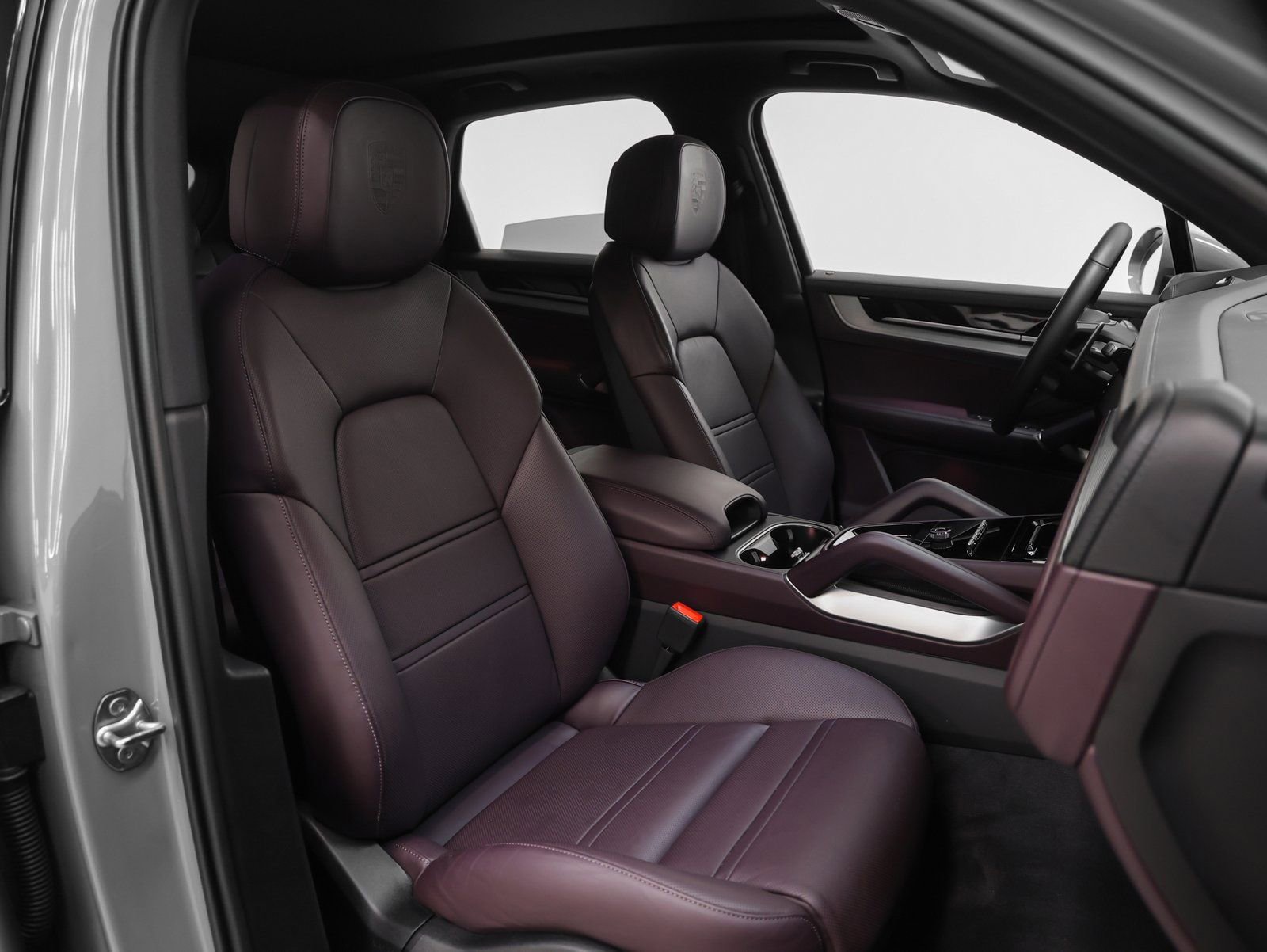 Certified 2025 Porsche Cayenne E-Hybrid image 23