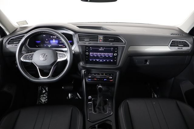 Used 2023 Volkswagen Tiguan SE FWD image 13