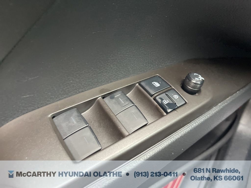 Used 2022 Toyota Camry SE image 31