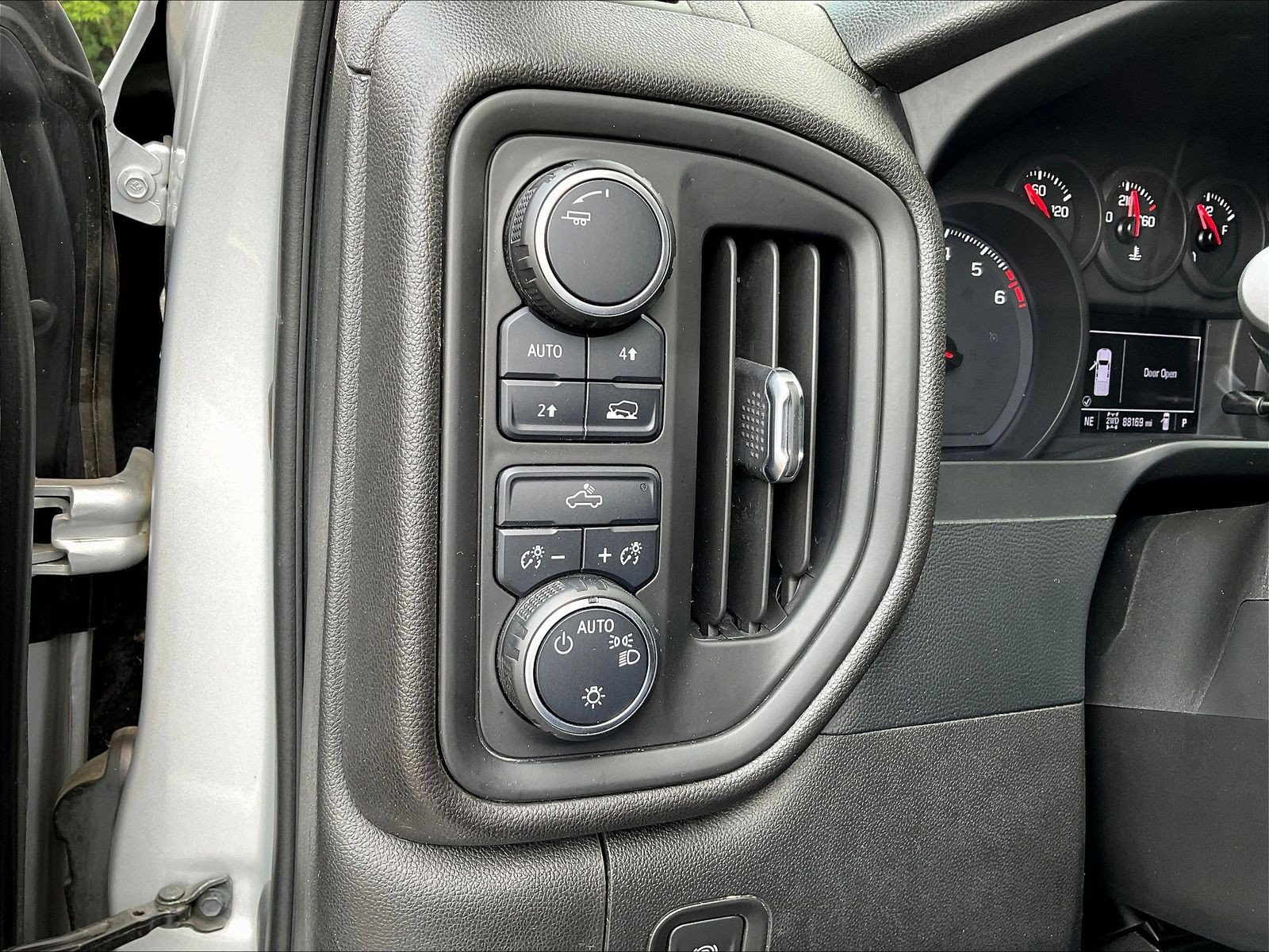 Used 2022 Chevrolet Silverado 1500 Custom AWD/4WD image 15