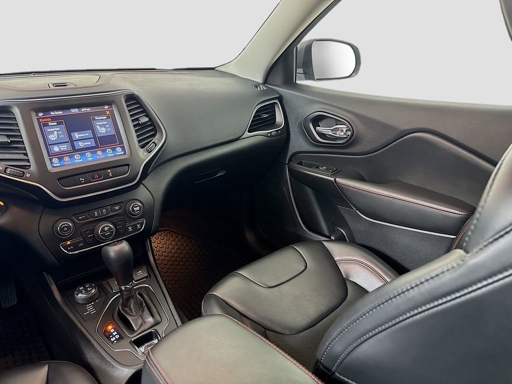 Used 2021 Jeep Cherokee Trailhawk w/ Trailer Tow Group AWD/4WD image 24